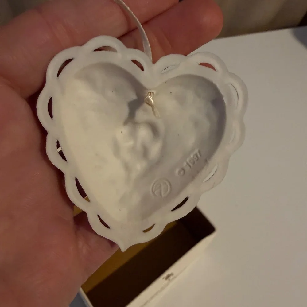 Margaret Furlong From the Heart 1997‎ Bisque Porcelain Ornament HF-1 White Heart